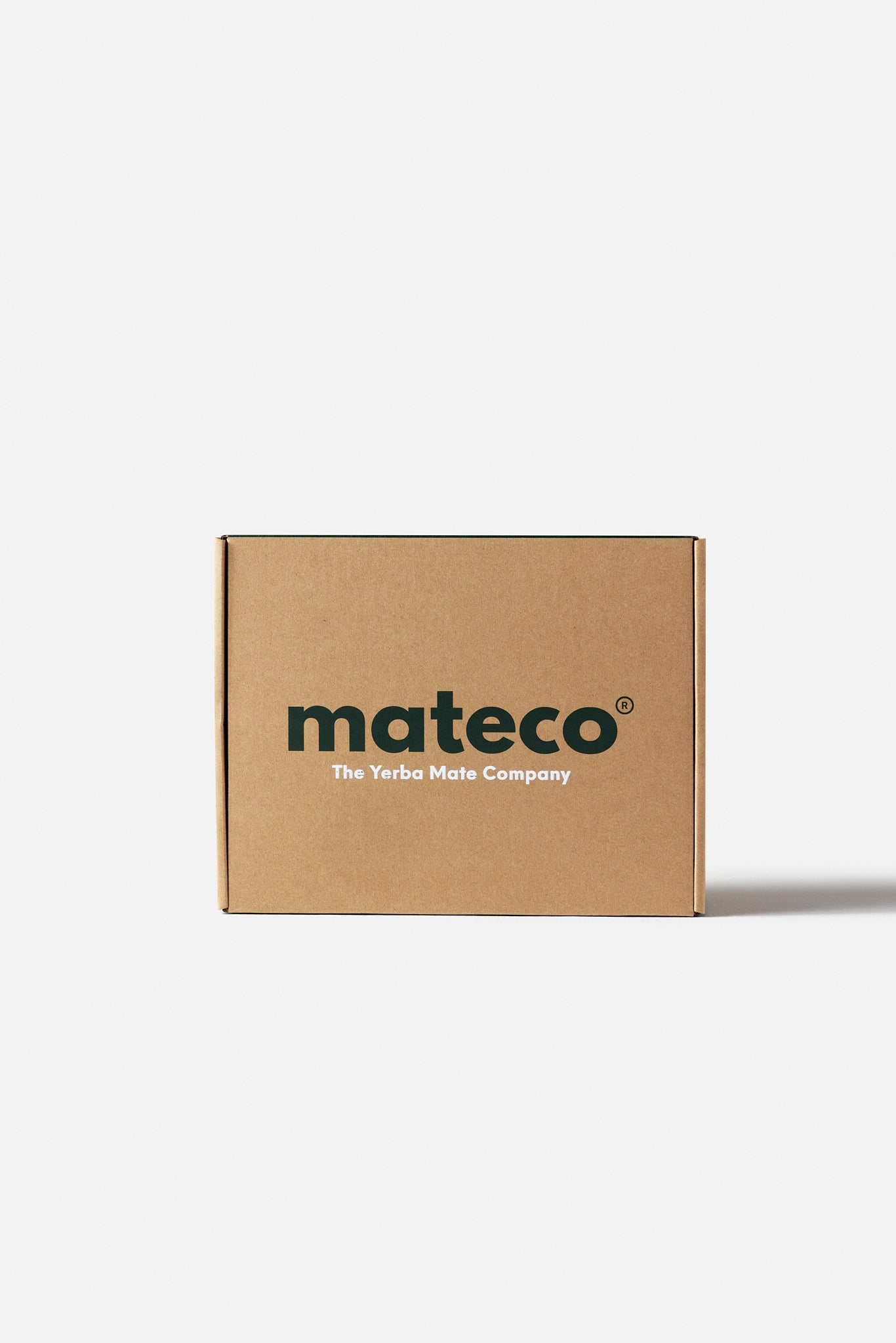mateco Starter Kit contents — reusable drink bottle and organic yerba mate powder tin