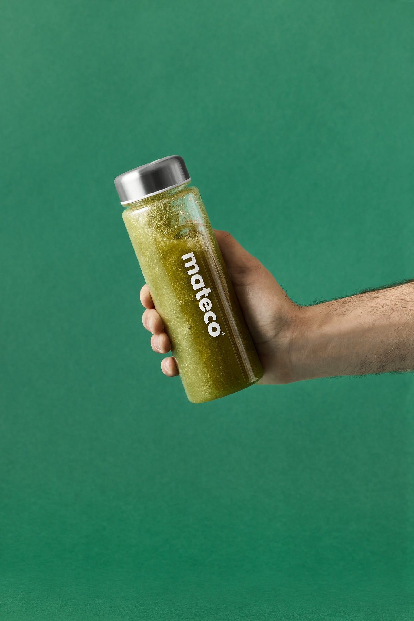 mateco reusable drink bottle showing secure screw-top lid